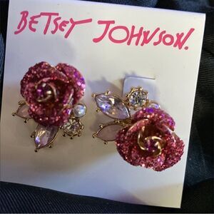 🌺 Betsey Johnson glitter rose & crystal earrings 🌺